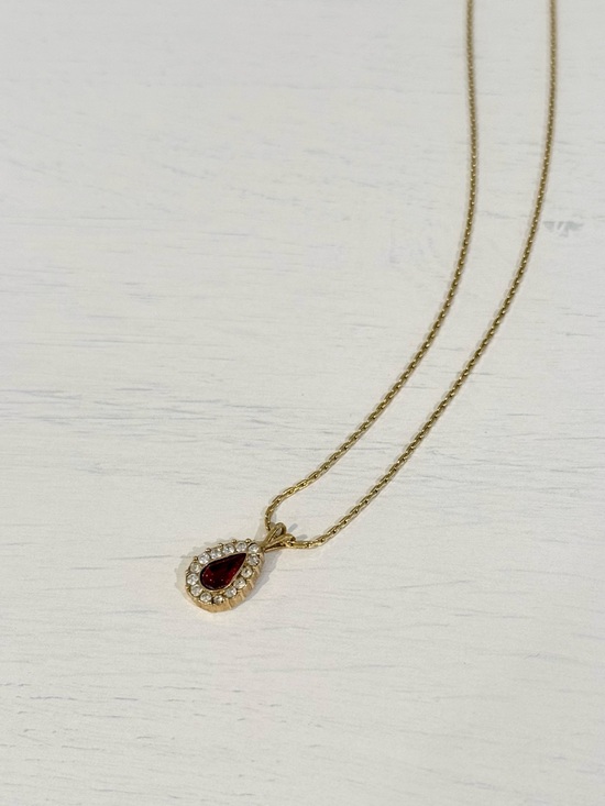Jewelry - Avon Vintage Teardrop Pendant Necklace